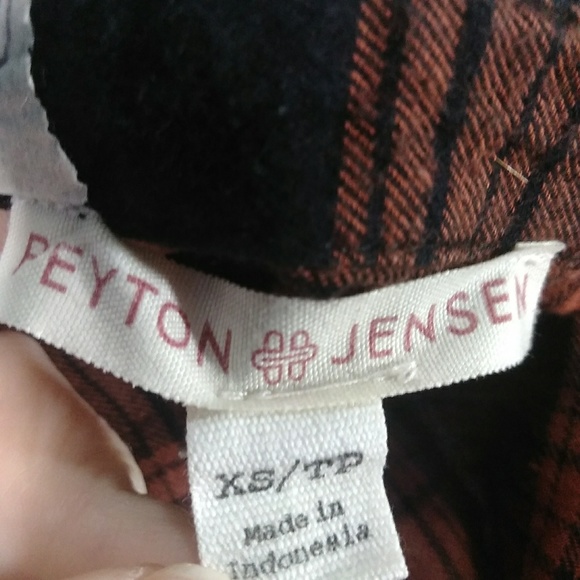 Peyton Jensen Hi Lo plaid button up top size XS - Picture 6 of 7